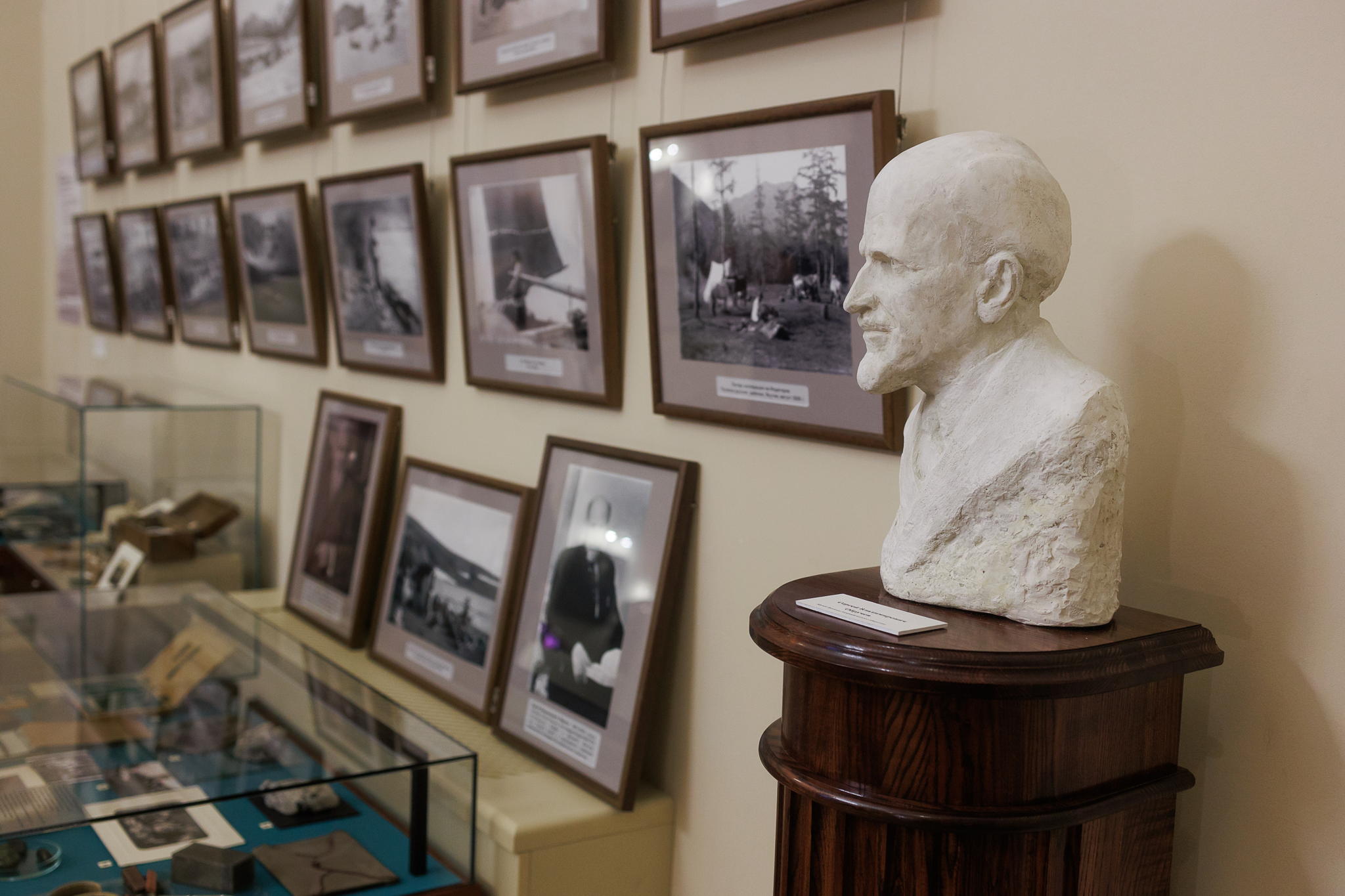 Лекция-экскурсия по выставке "Обручевы: территория открытий"