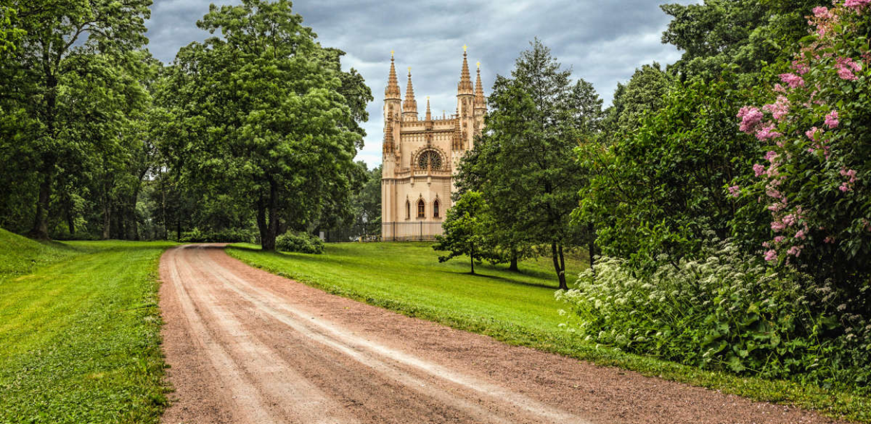 Петергоф александрия билеты. Александрия Петергоф. Александровский парк Петергоф. Fktrcfylhbqcrbq GHFR gtnthuja. Дворцово-парковый ансамбль «Александрия».