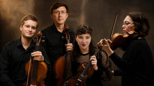 Струнный концерт от Musica Viva в пространстве выставки «Бункерная живопись» в Выставочном зале фонда Андрея Чеглакова