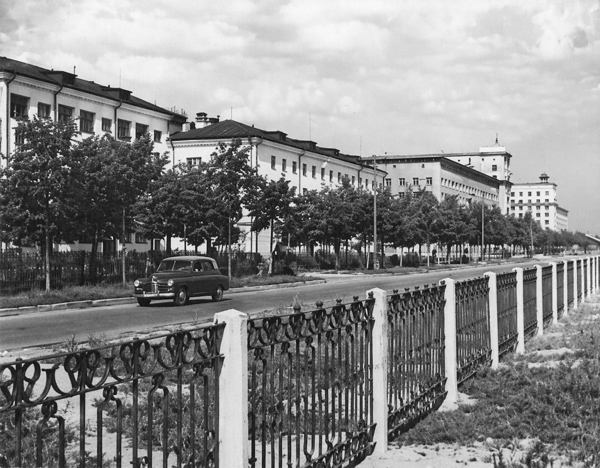 Экскурсия "Соцгород: люди, автомобили, архитектура"