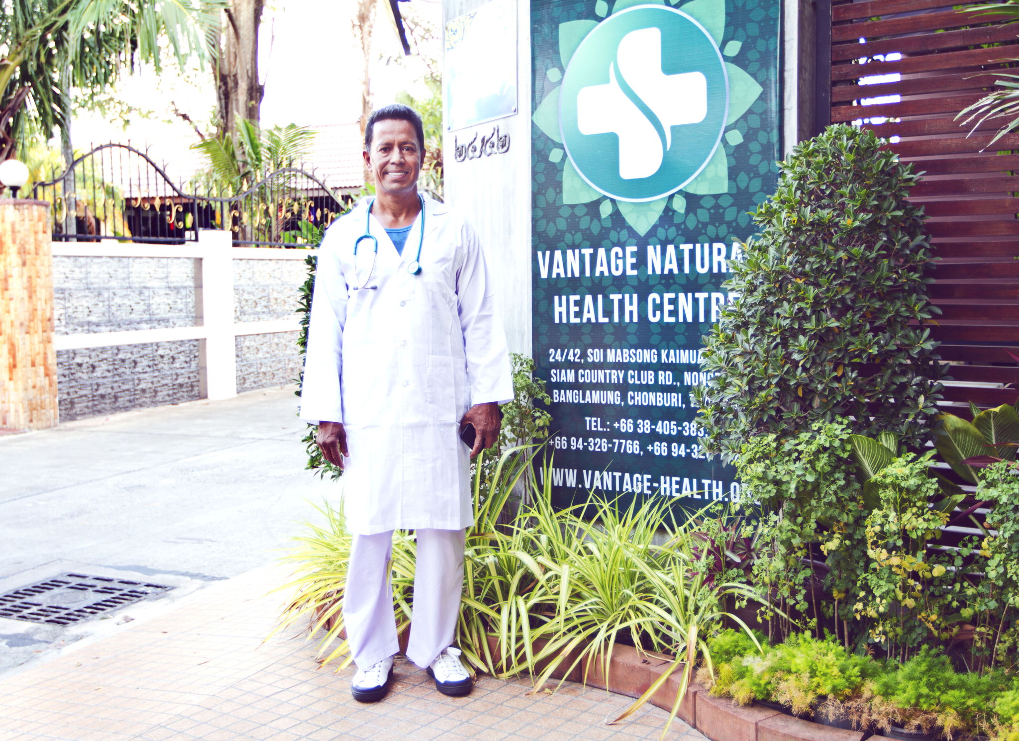 Dr. Mujibur Rahman — Доктор Муджибур Рахман