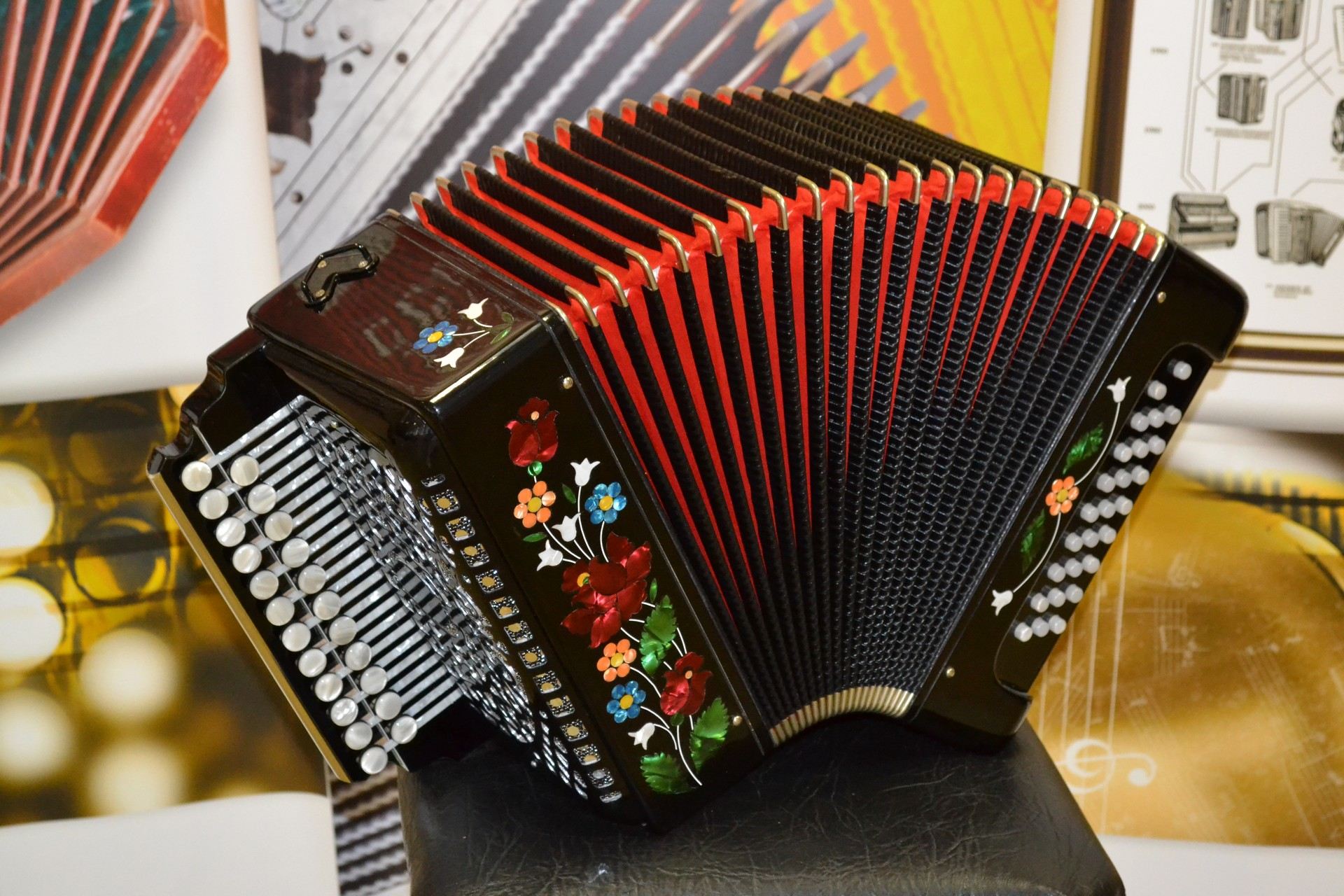 музыкально-познавательная встреча: «ОТ ГАРМОНИ ДО БАЯНА» истории и музыкальные номера от потомственного гармониста