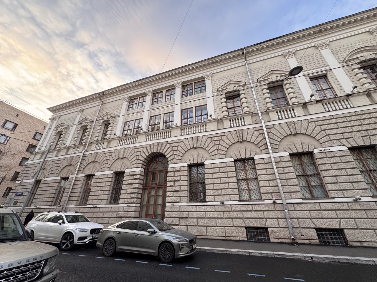 Экскурсия в особняк Тарасова на Спиридоновке