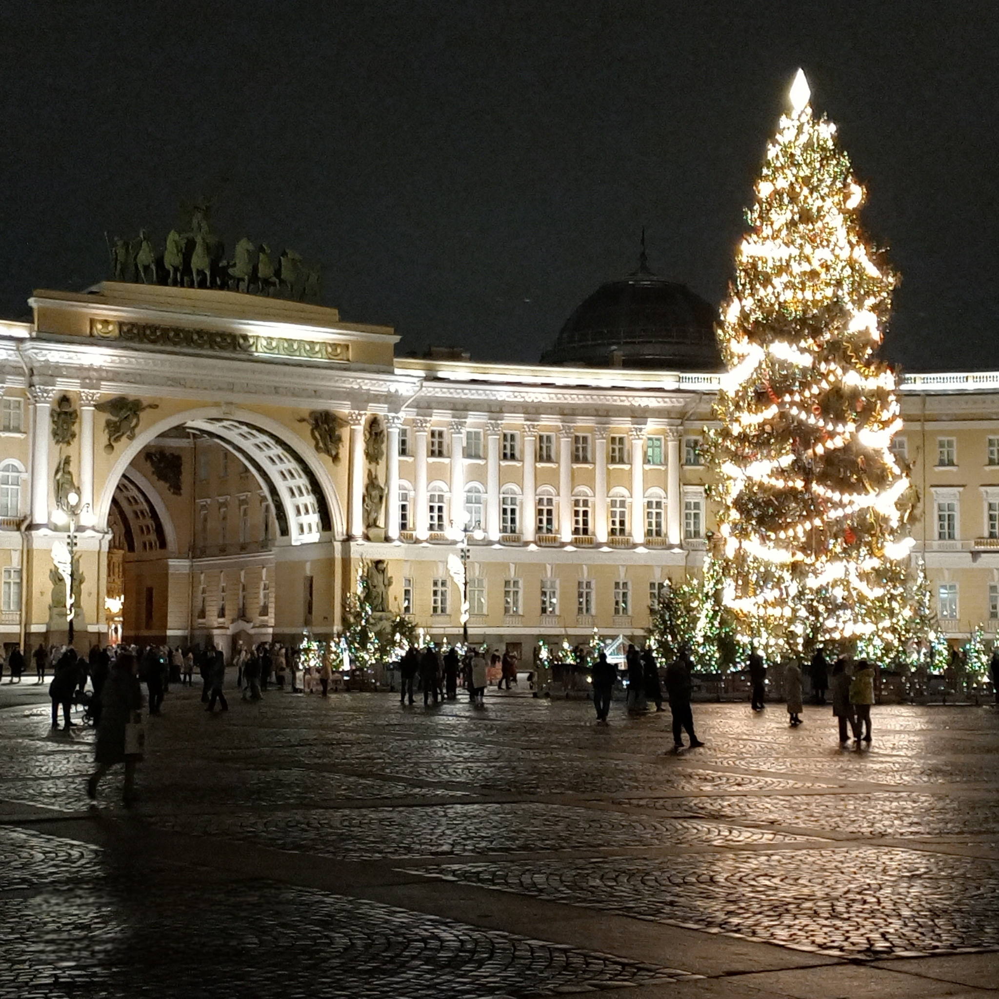 Экскурсия Новогодний Санкт-Петербург. Три главные площади города