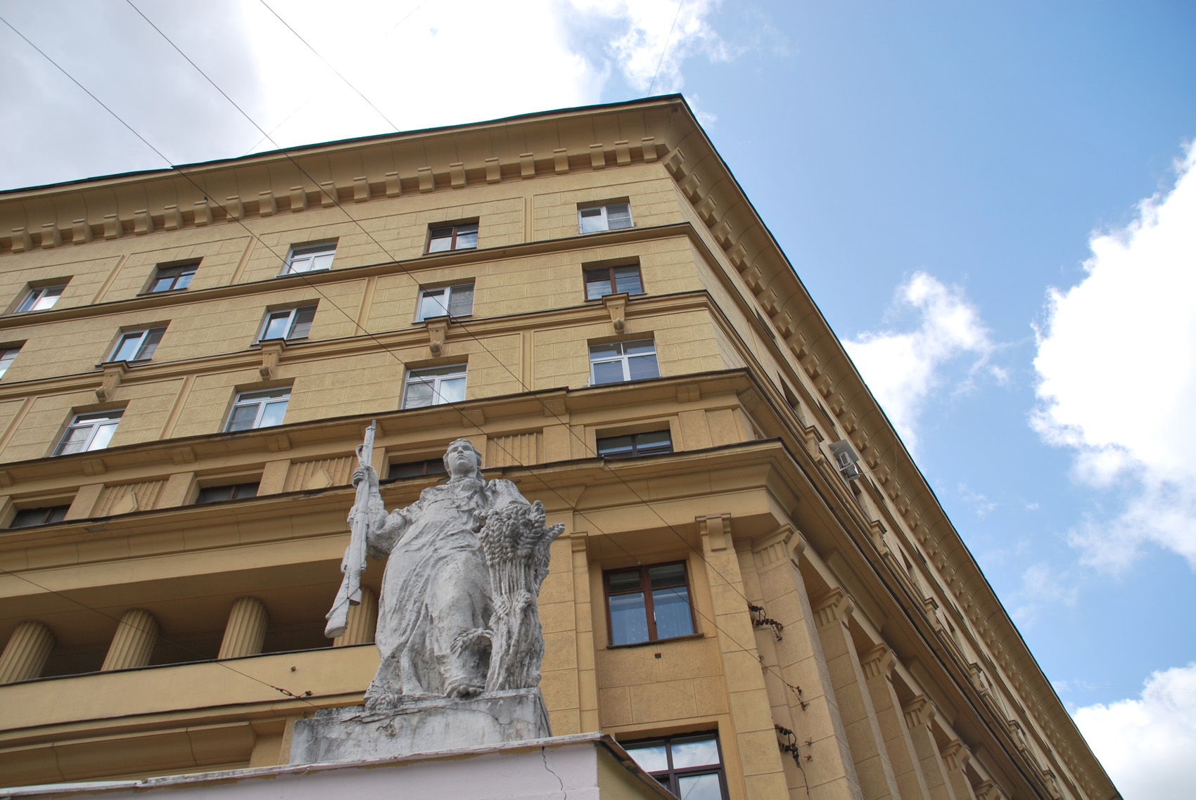 Спускаемся по покровскому и яузскому бульварам. из цикла "летние прогулки для взрослых"